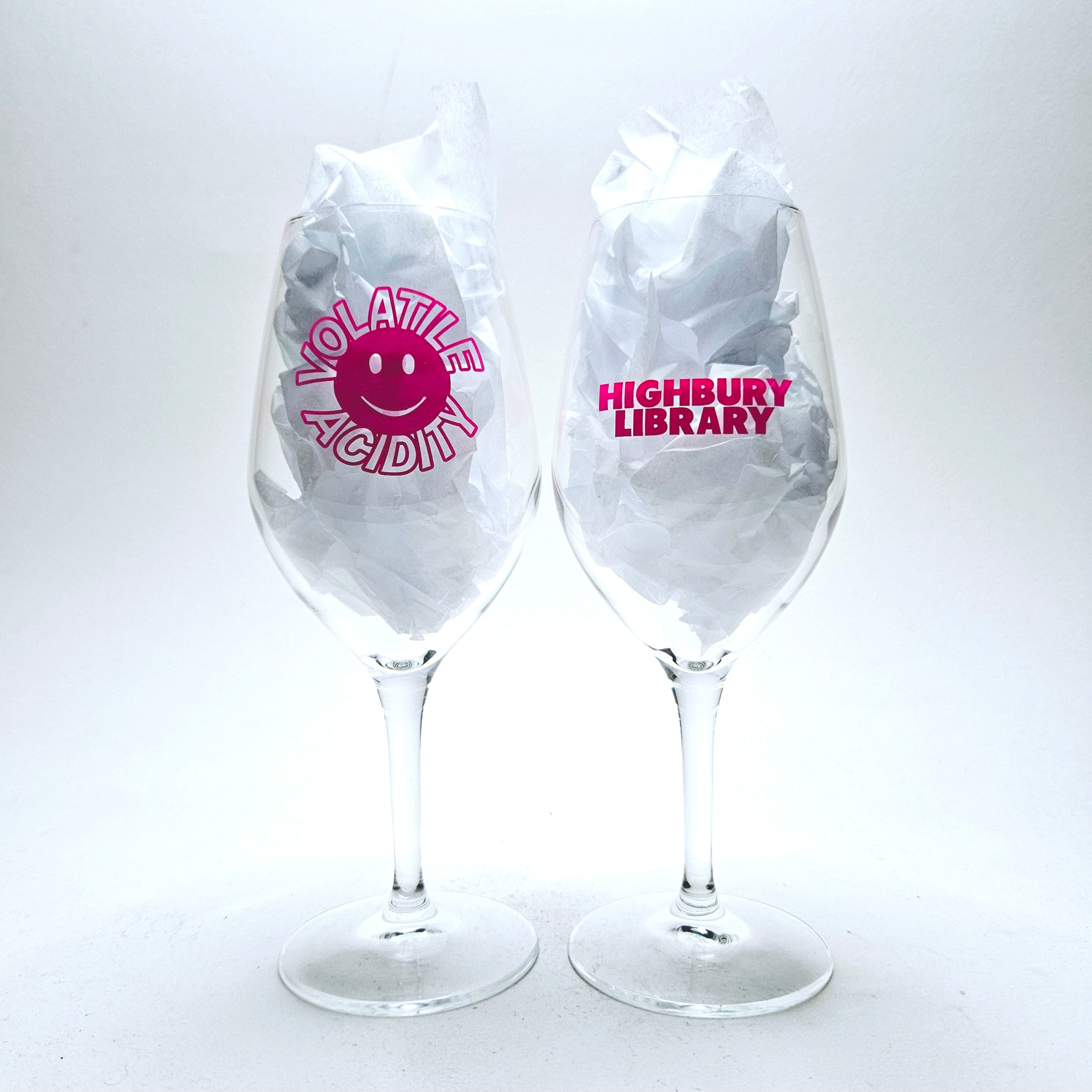 <p>10 Years of Highbury Library<br>Wine Accessory Bundle</p>