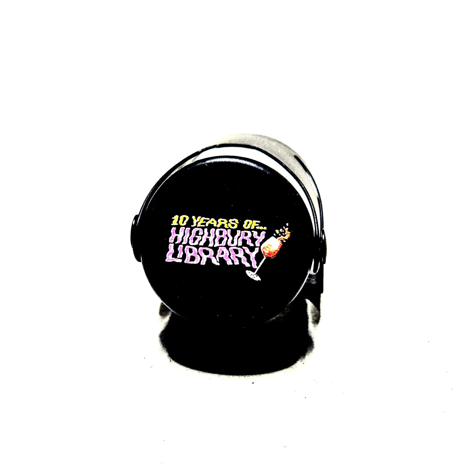 <p>10 Years of Highbury Library<br>Wine Accessory Bundle</p>
