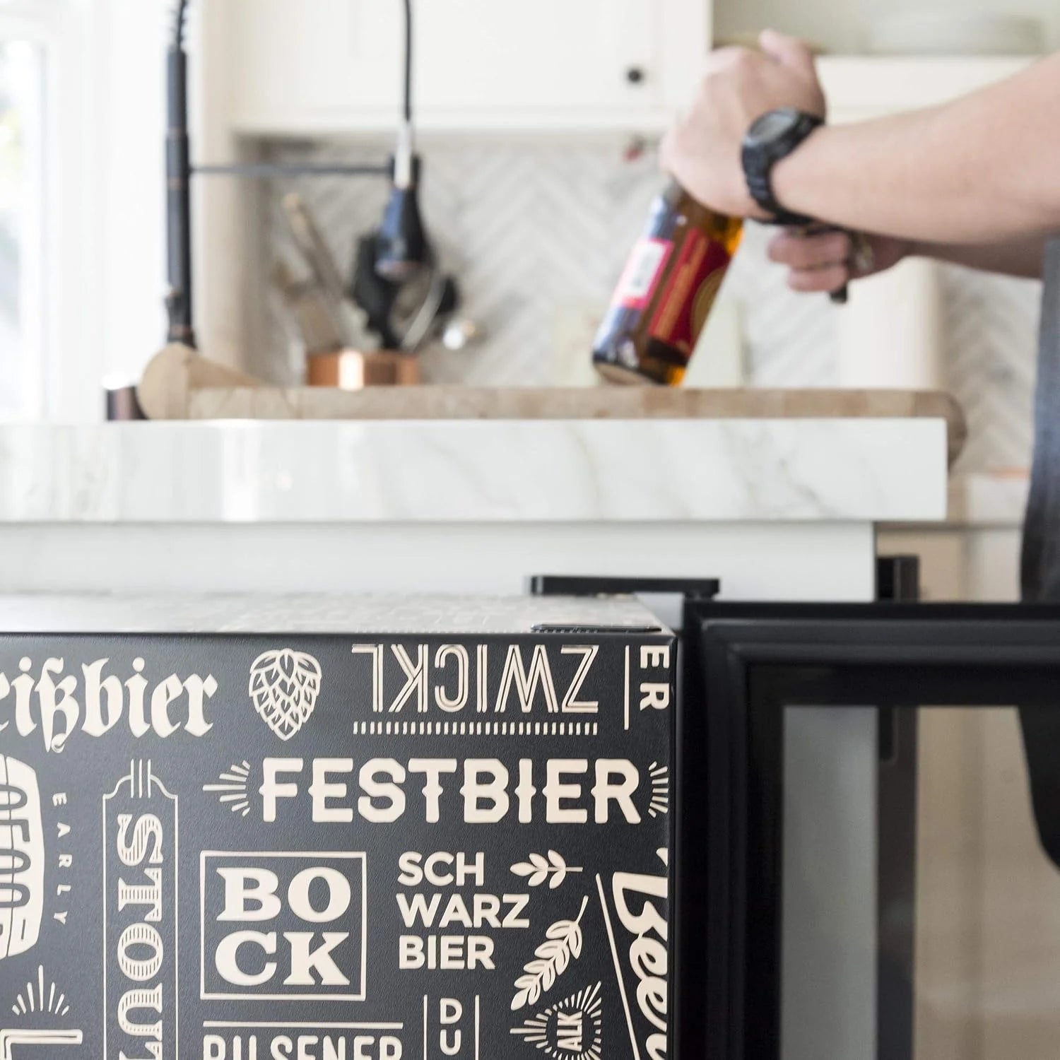 Beverage Refrigerator Cooler | 126 Cans Free Standing with Right Hinge Glass Door | Mini Fridge Beverage Organizer Perfect For Beer, Wine, Soda, And Cooler Drinks