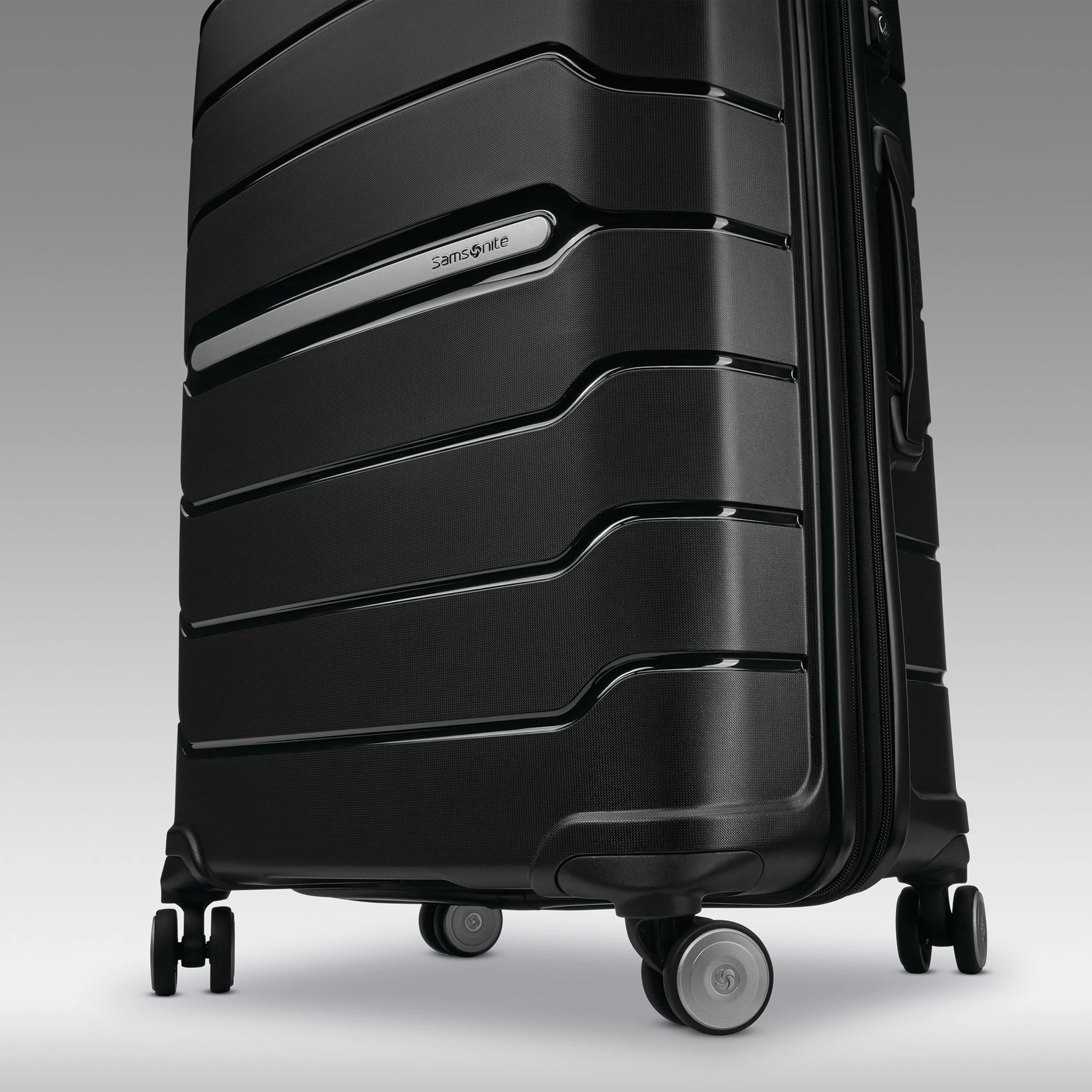 Samsonite Freeform 21" Hardside Spinner