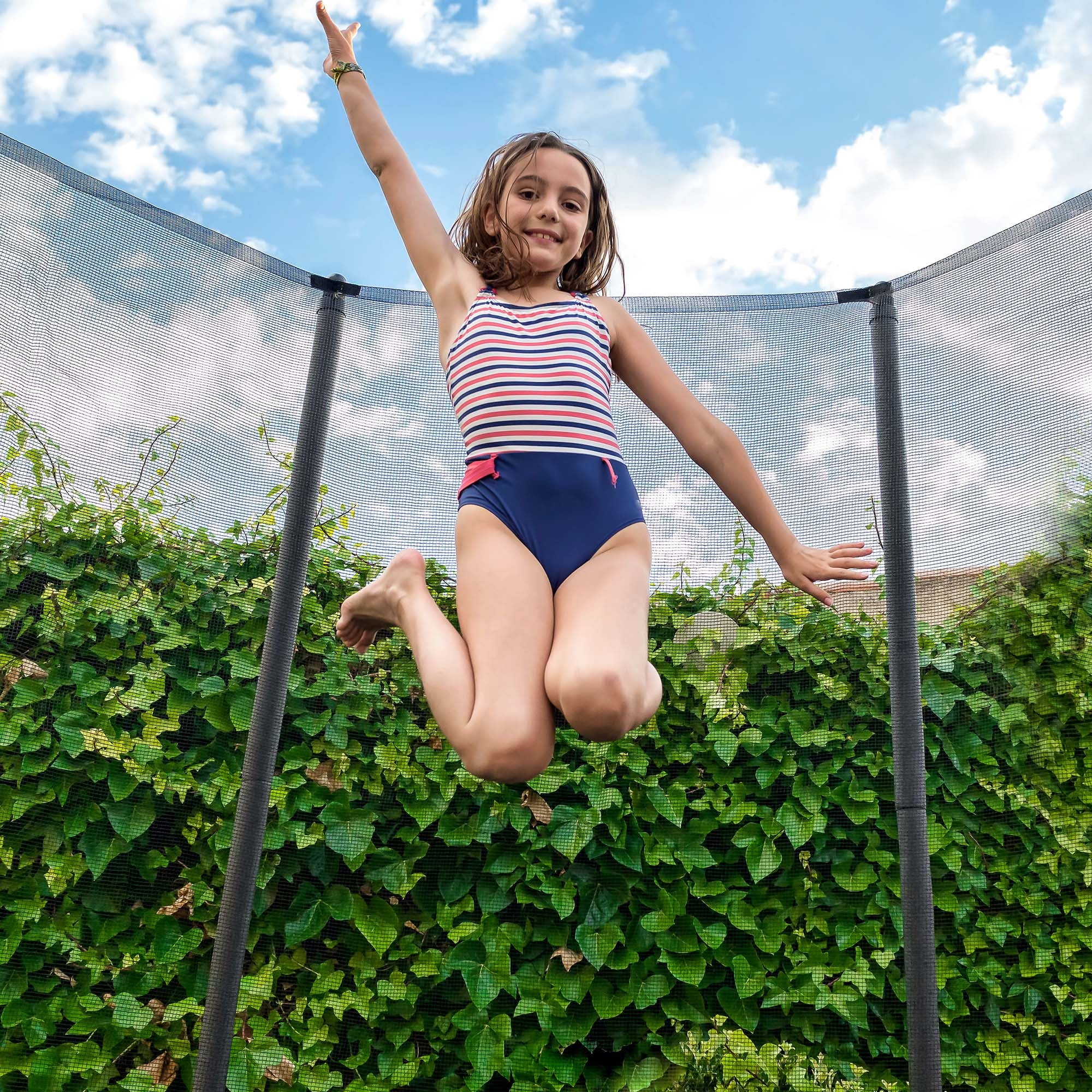 MARNUR 8FT Trampoline for Kids Trampoline with Enclosure Net, Ladder, Wind Stakes, Outdoor 330lbs Weight Capacity