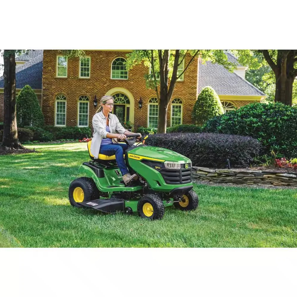 John Deere S100 ride-on lawnmower, 107 cm (42 inch) cutting width �C 17.5 hp petrol hydrostatic drive